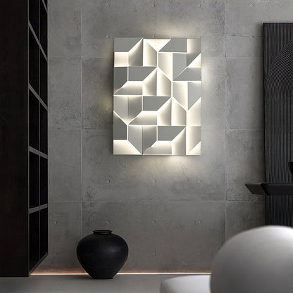 Shadows Grand Sconce - Elegant Wall Light with Adjustable Brightness