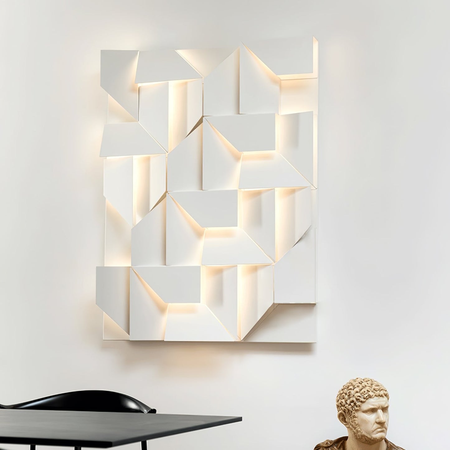 Shadows Grand Sconce - Elegant Wall Light with Adjustable Brightness