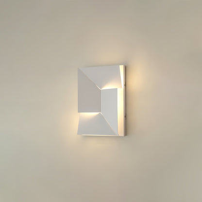 Shadows Grand Sconce - Elegant Wall Light with Adjustable Brightness