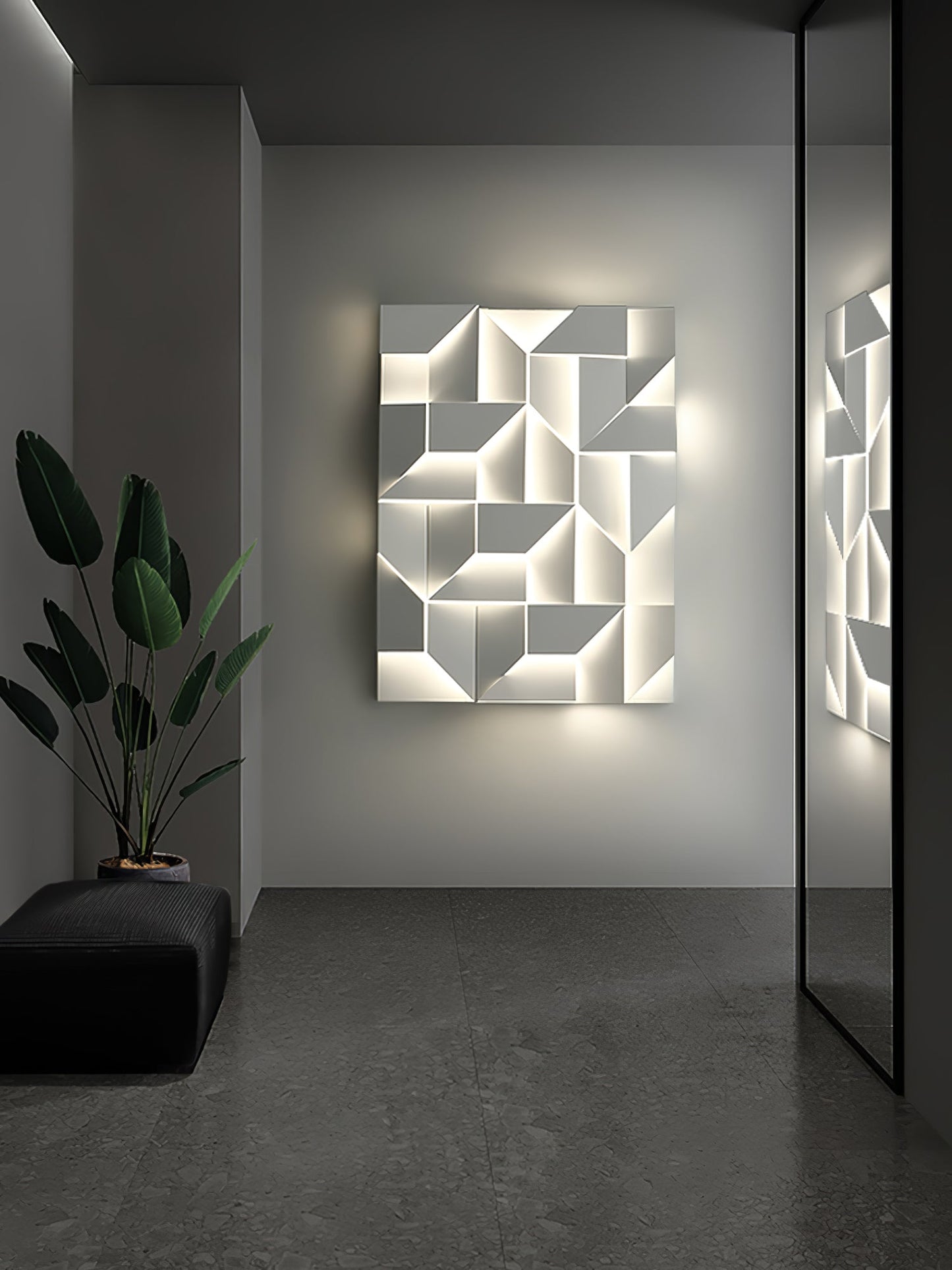 Shadows Grand Sconce - Elegant Wall Light with Adjustable Brightness