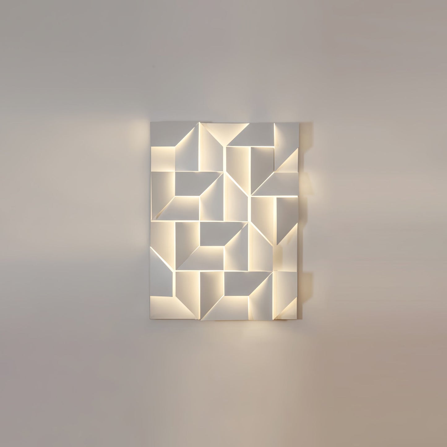 Shadows Grand Sconce - Elegant Wall Light with Adjustable Brightness