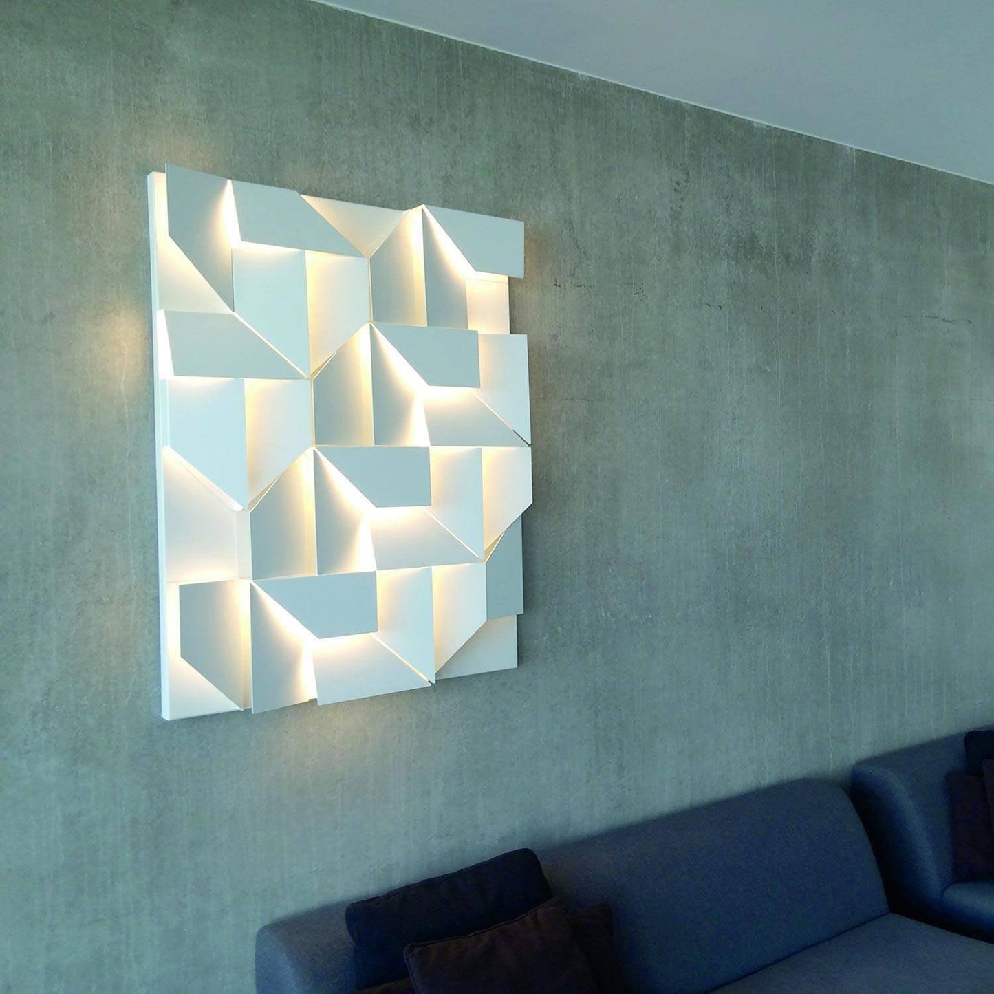 Shadows Grand Sconce - Elegant Wall Light with Adjustable Brightness