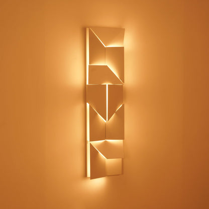Shadows Grand Sconce - Elegant Wall Light with Adjustable Brightness