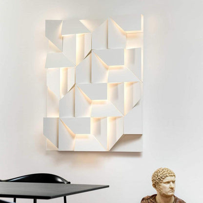 Shadows Grand Sconce - Elegant Wall Light with Adjustable Brightness