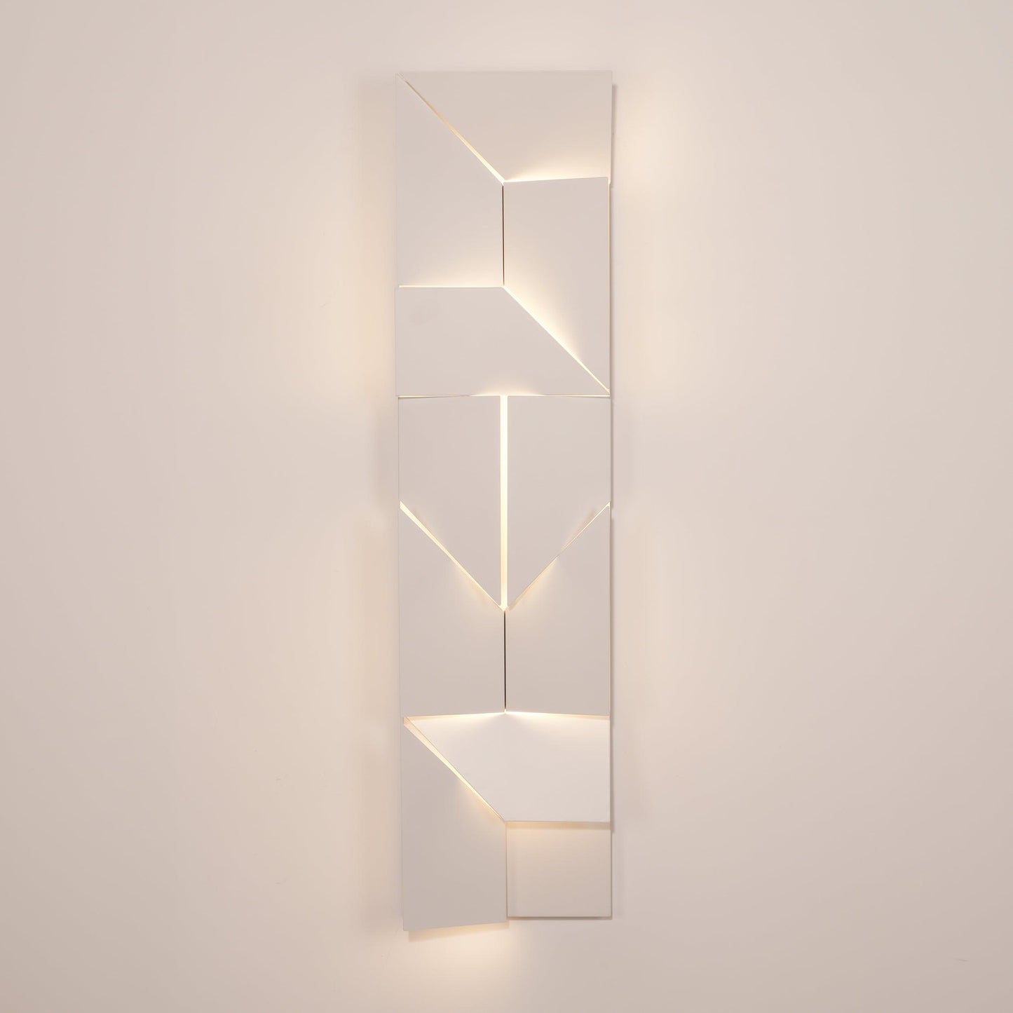 Shadows Grand Sconce - Elegant Wall Light with Adjustable Brightness