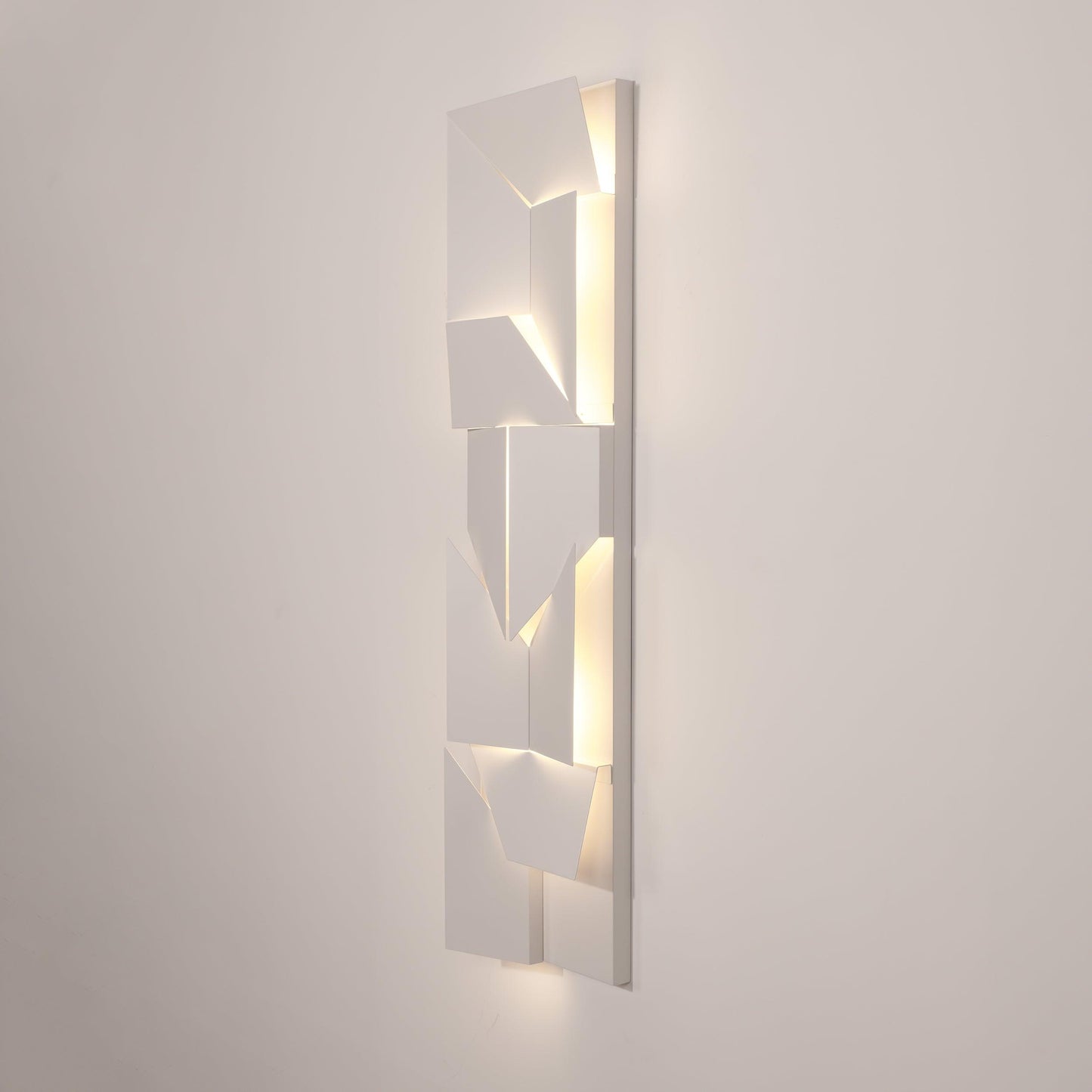 Shadows Grand Sconce - Elegant Wall Light with Adjustable Brightness