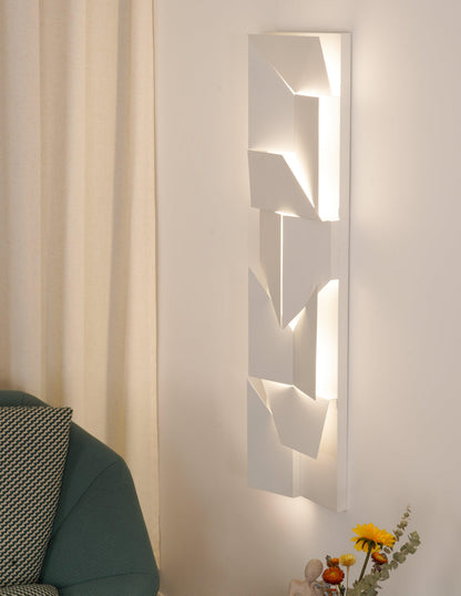 Shadows Grand Sconce - Elegant Wall Light with Adjustable Brightness