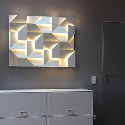 Shadows Grand Sconce - Elegant Wall Light with Adjustable Brightness