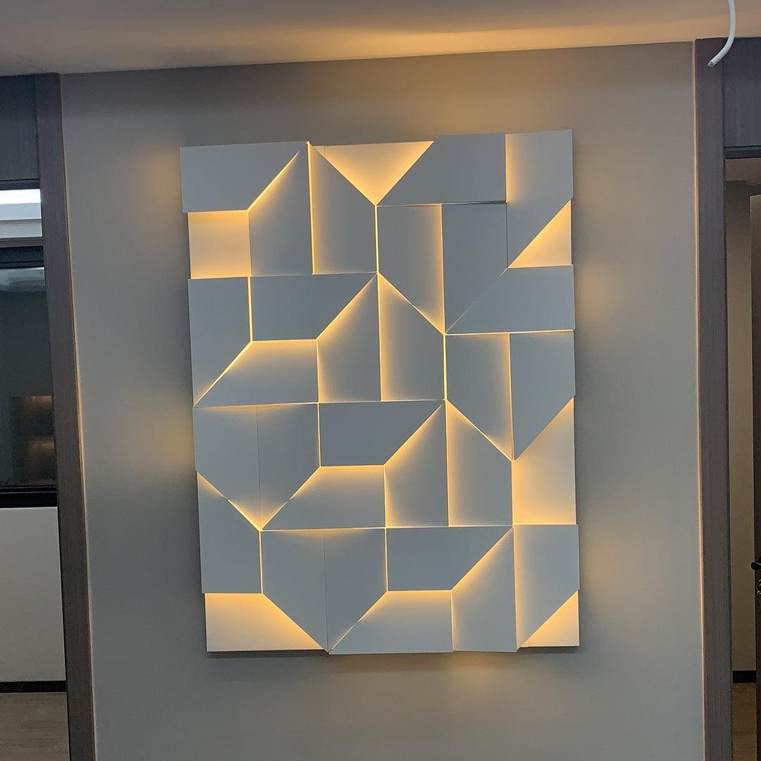 Shadows Grand Sconce - Elegant Wall Light with Adjustable Brightness