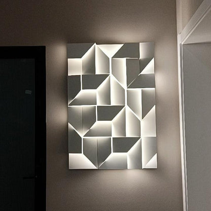 Shadows Grand Sconce - Elegant Wall Light with Adjustable Brightness