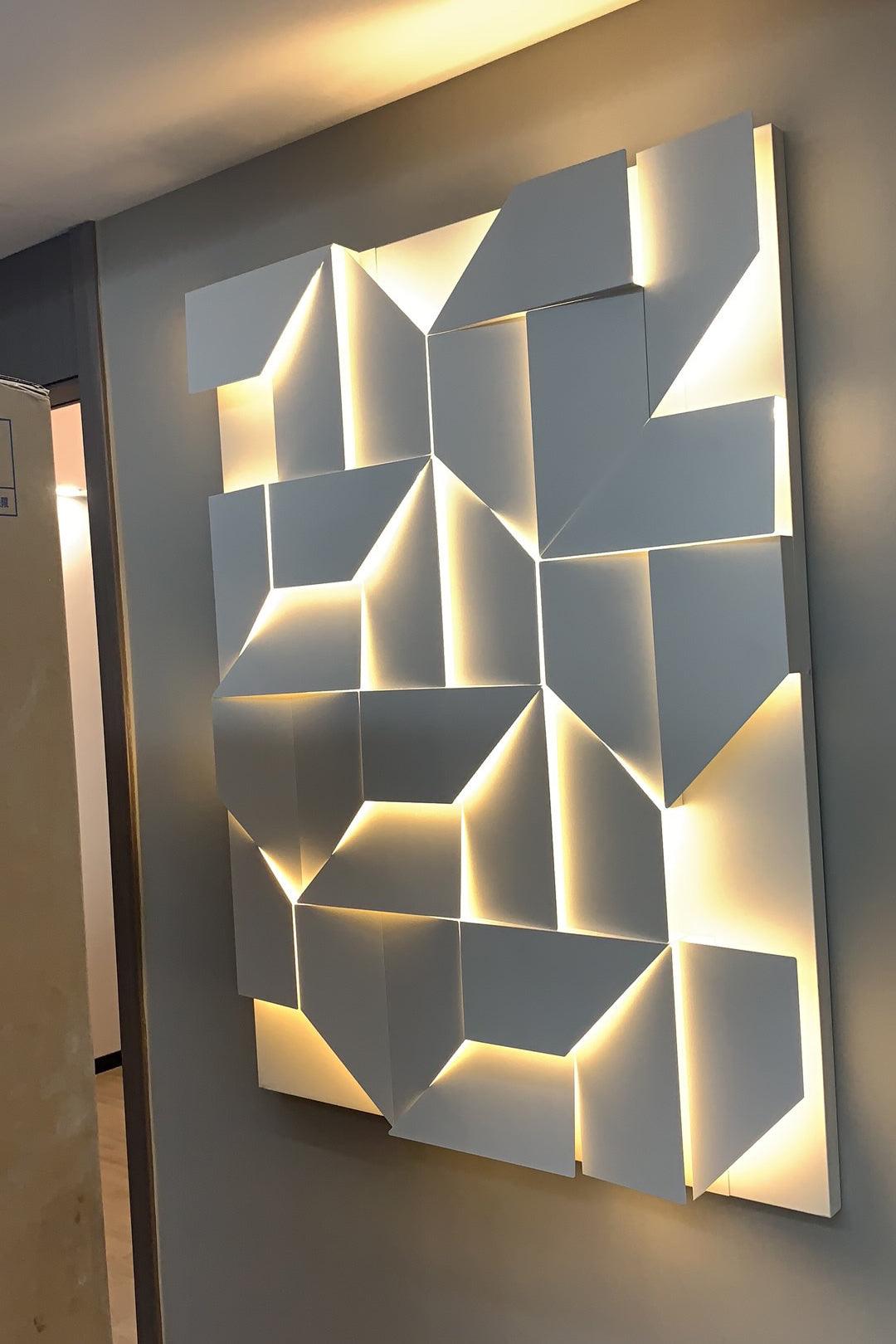 Shadows Grand Sconce - Elegant Wall Light with Adjustable Brightness