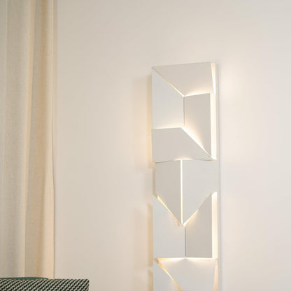Shadows Grand Sconce - Elegant Wall Light with Adjustable Brightness