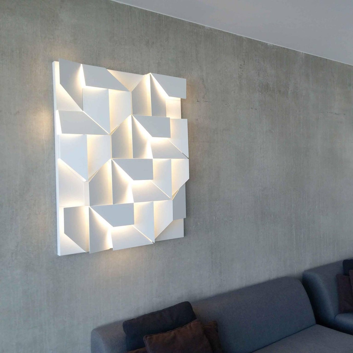 Shadows Grand Sconce - Elegant Wall Light with Adjustable Brightness