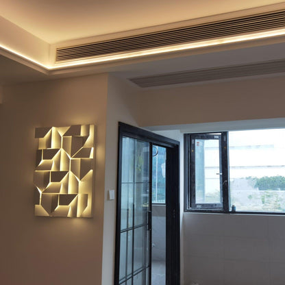 Shadows Grand Sconce - Elegant Wall Light with Adjustable Brightness