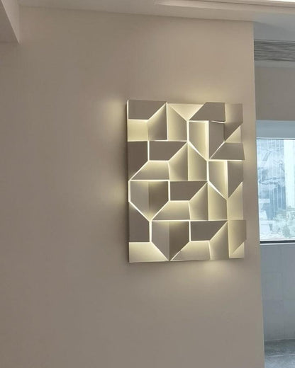 Shadows Grand Sconce - Elegant Wall Light with Adjustable Brightness