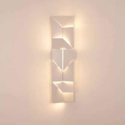 Shadows Grand Sconce - Elegant Wall Light with Adjustable Brightness