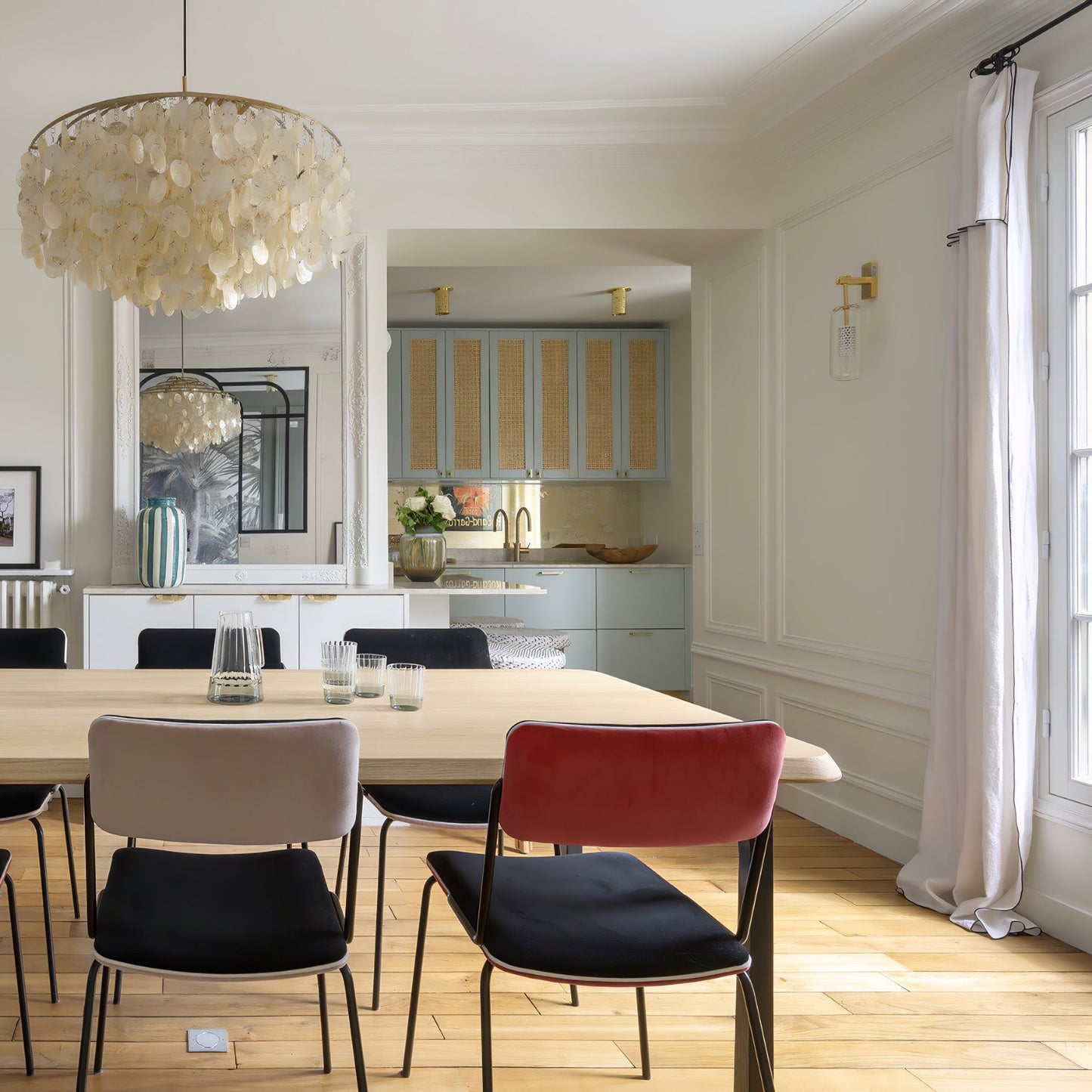 Elegant Round Shell Chandelier with Adjustable Height & Soft Lighting