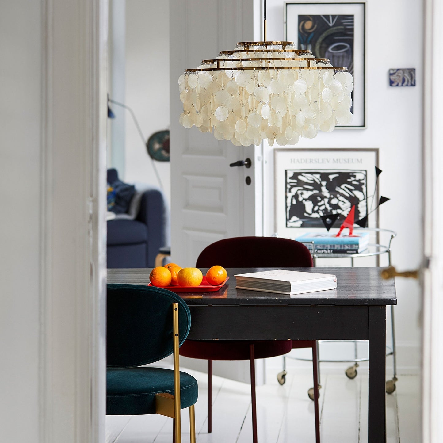 Elegant Round Shell Chandelier with Adjustable Height & Soft Lighting