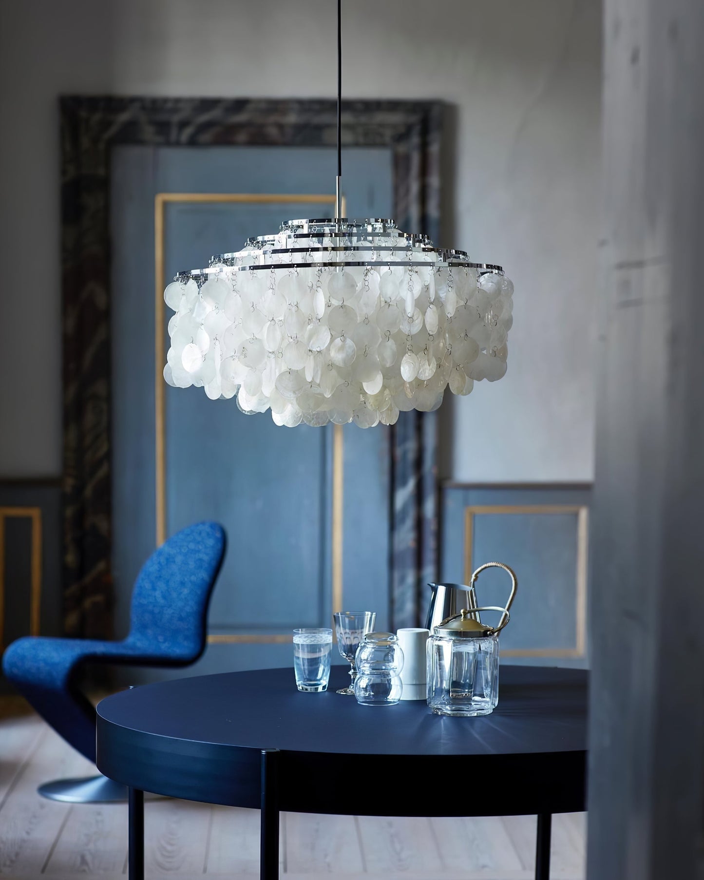 Elegant Round Shell Chandelier with Adjustable Height & Soft Lighting