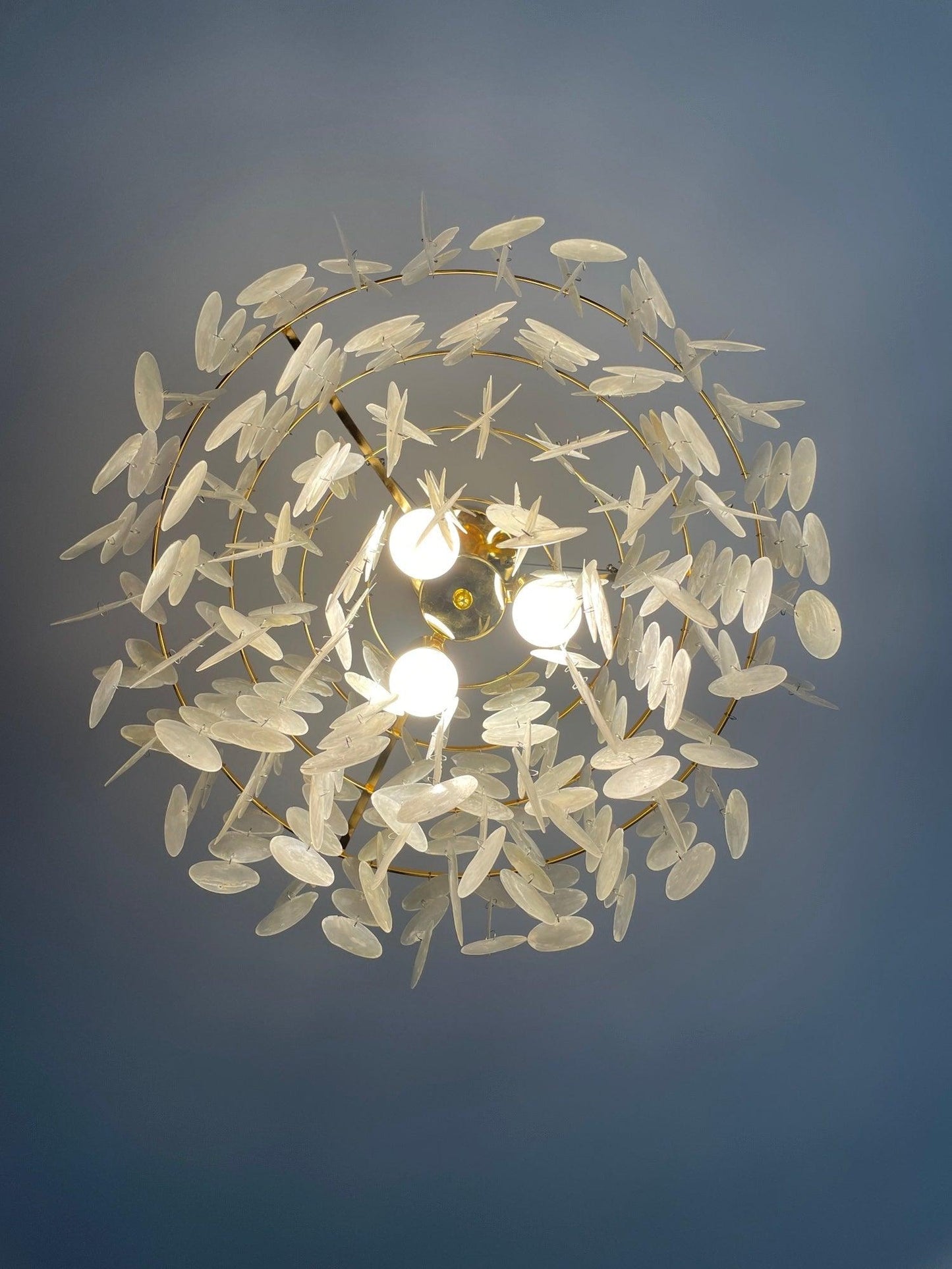 Elegant Shell Wind Chime Chandelier - Soothing Sounds & Coastal Decor