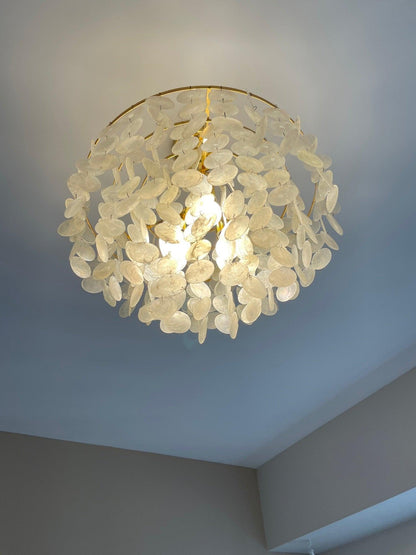 Elegant Shell Wind Chime Chandelier - Soothing Sounds & Coastal Decor