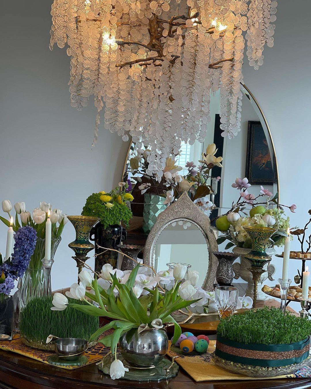 Shiro Noda Crystal Chandelier - Elegant Design with Adjustable Height