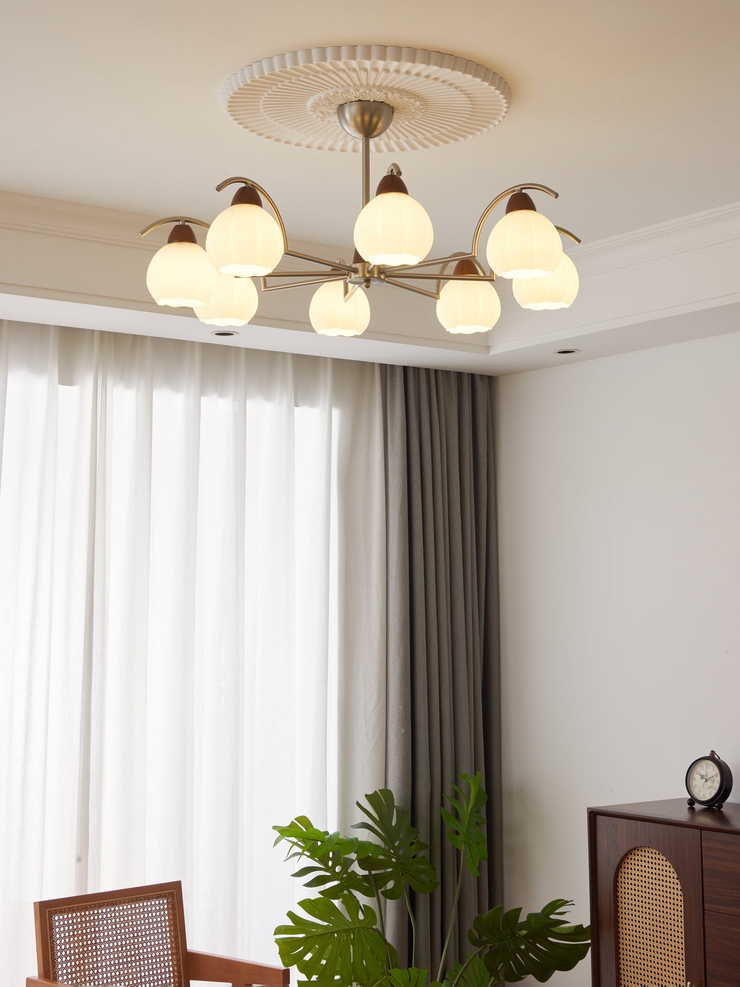 Soluna Bloom Chandelier - Elegant Design with Adjustable Height & LED