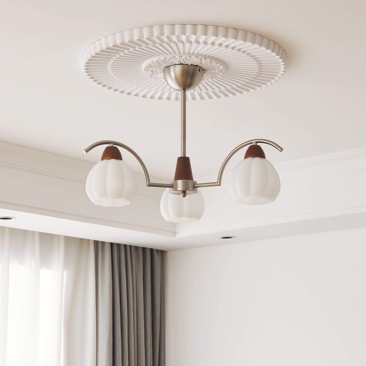 Soluna Bloom Chandelier - Elegant Design with Adjustable Height & LED