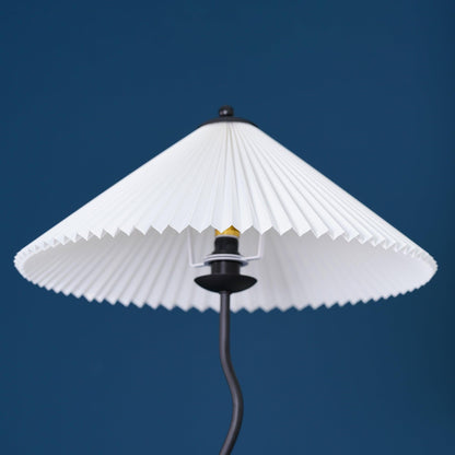 Modern Squiggle Floor Lamp with Adjustable Brightness and Energy-Effic