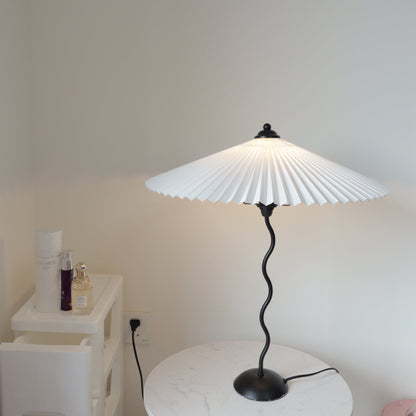 Modern Squiggle Table Lamp with Adjustable Brightness and USB Charging