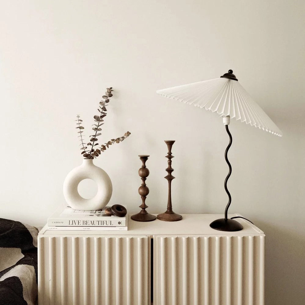 Modern Squiggle Table Lamp with Adjustable Brightness and USB Charging