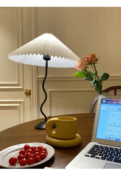 Modern Squiggle Table Lamp with Adjustable Brightness and USB Charging