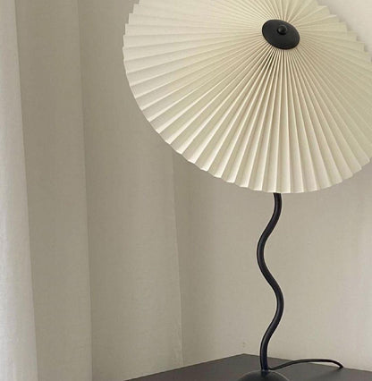 Modern Squiggle Table Lamp with Adjustable Brightness and USB Charging