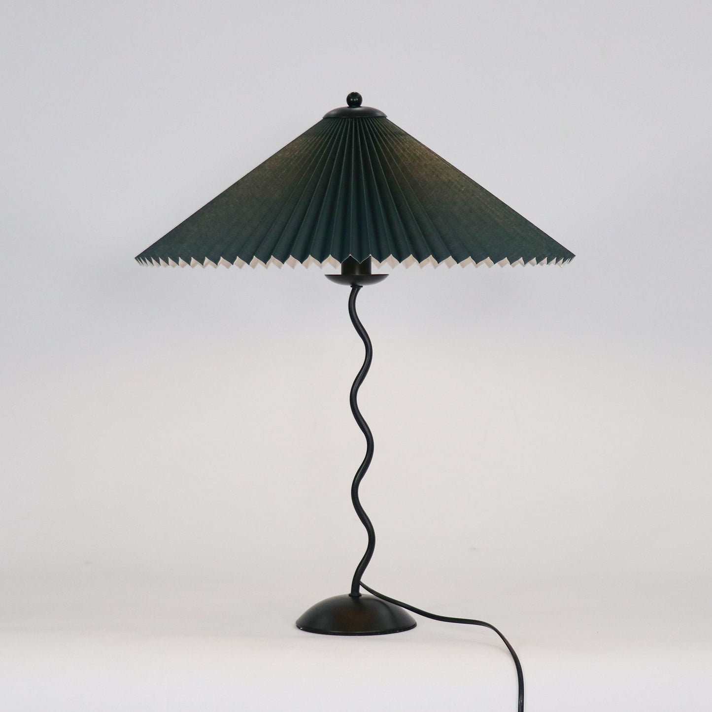 Modern Squiggle Table Lamp with Adjustable Brightness and USB Charging