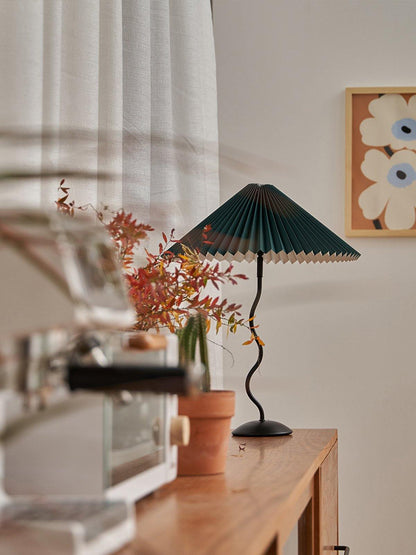 Modern Squiggle Table Lamp with Adjustable Brightness and USB Charging
