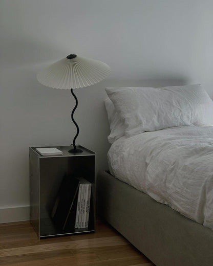 Modern Squiggle Table Lamp with Adjustable Brightness and USB Charging