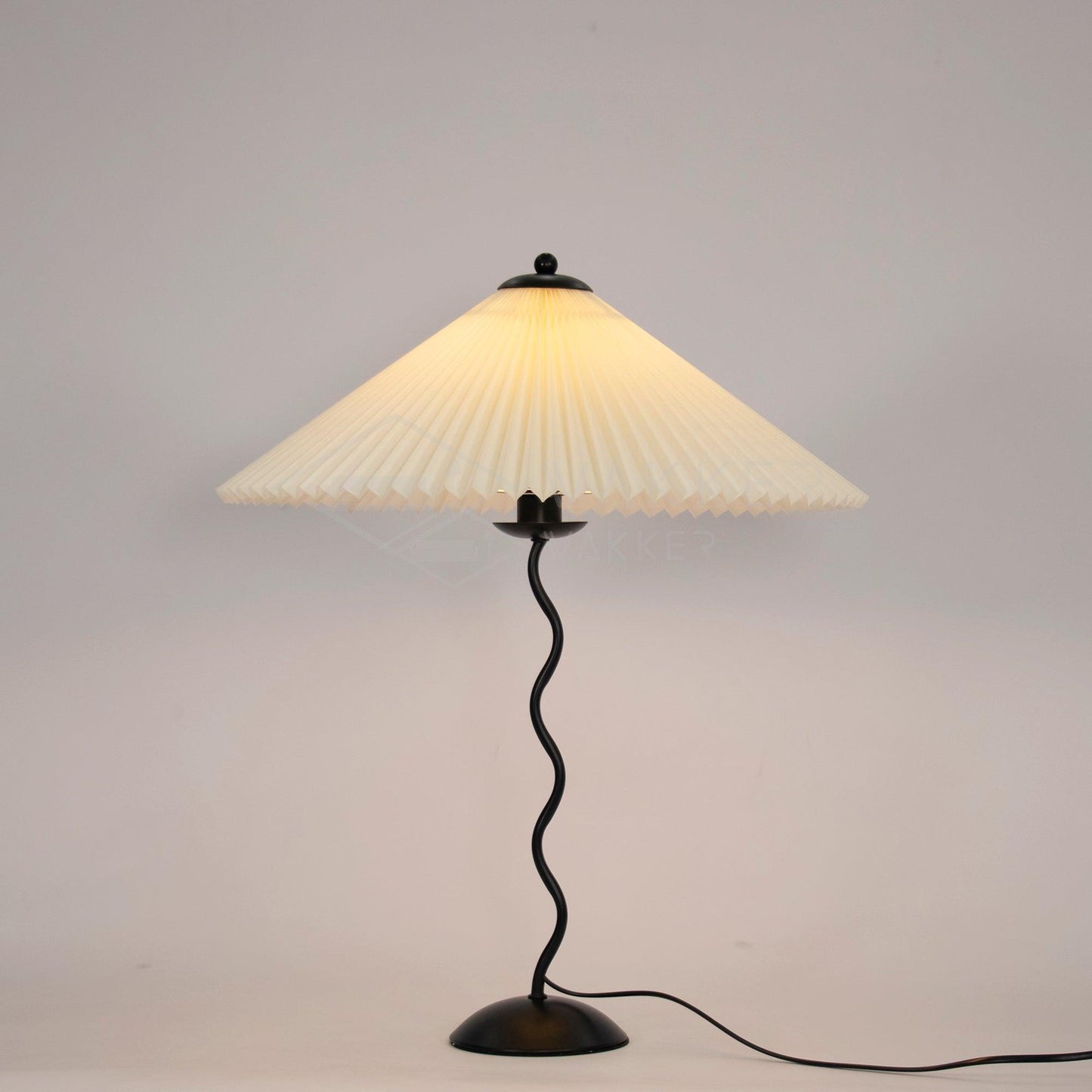 Modern Squiggle Table Lamp with Adjustable Brightness and USB Charging
