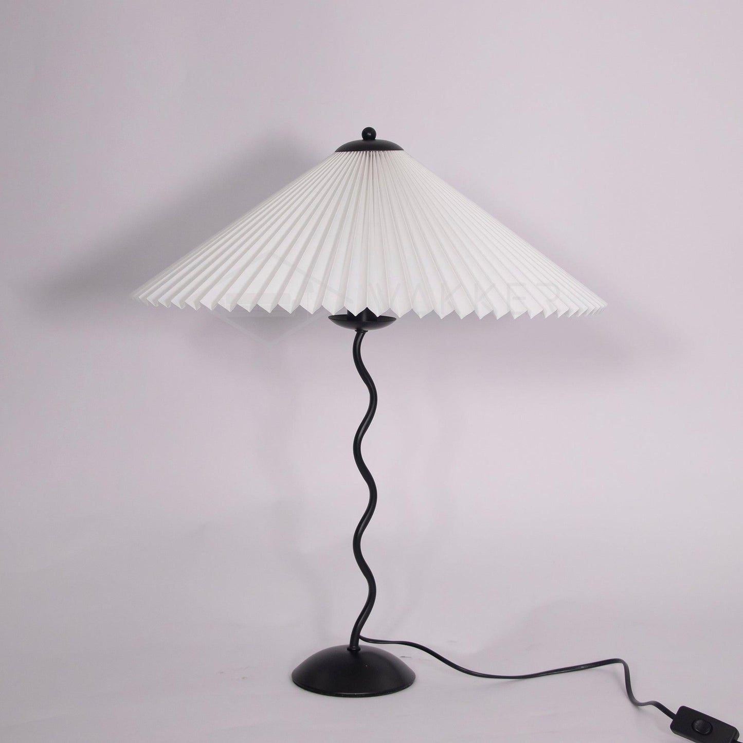 Modern Squiggle Table Lamp with Adjustable Brightness and USB Charging