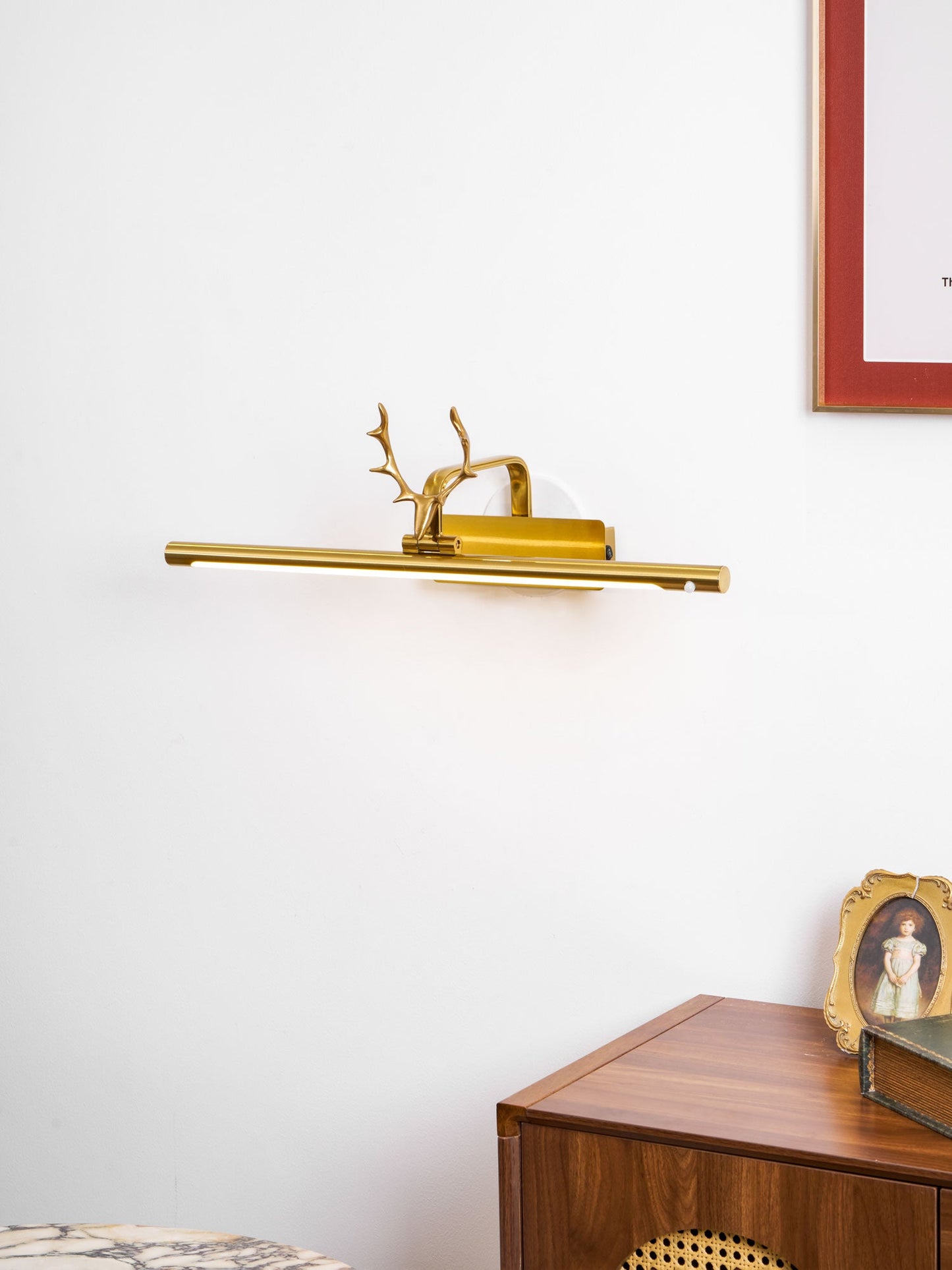 Stag Horn Wall Light - Elegant Design, Adjustable Brightness, Energy E