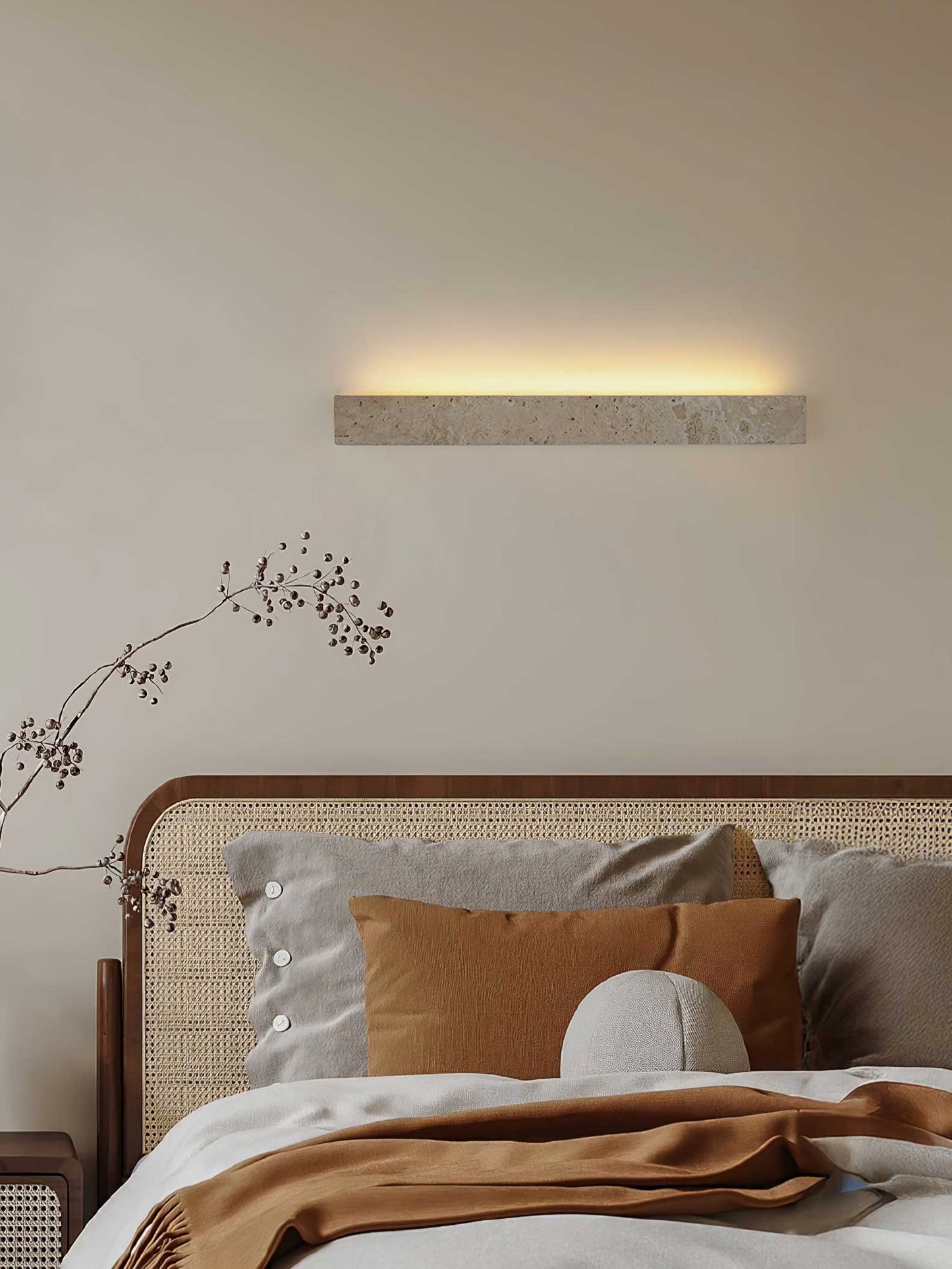 Stravik LED Wall Light - Adjustable Brightness & Modern Design