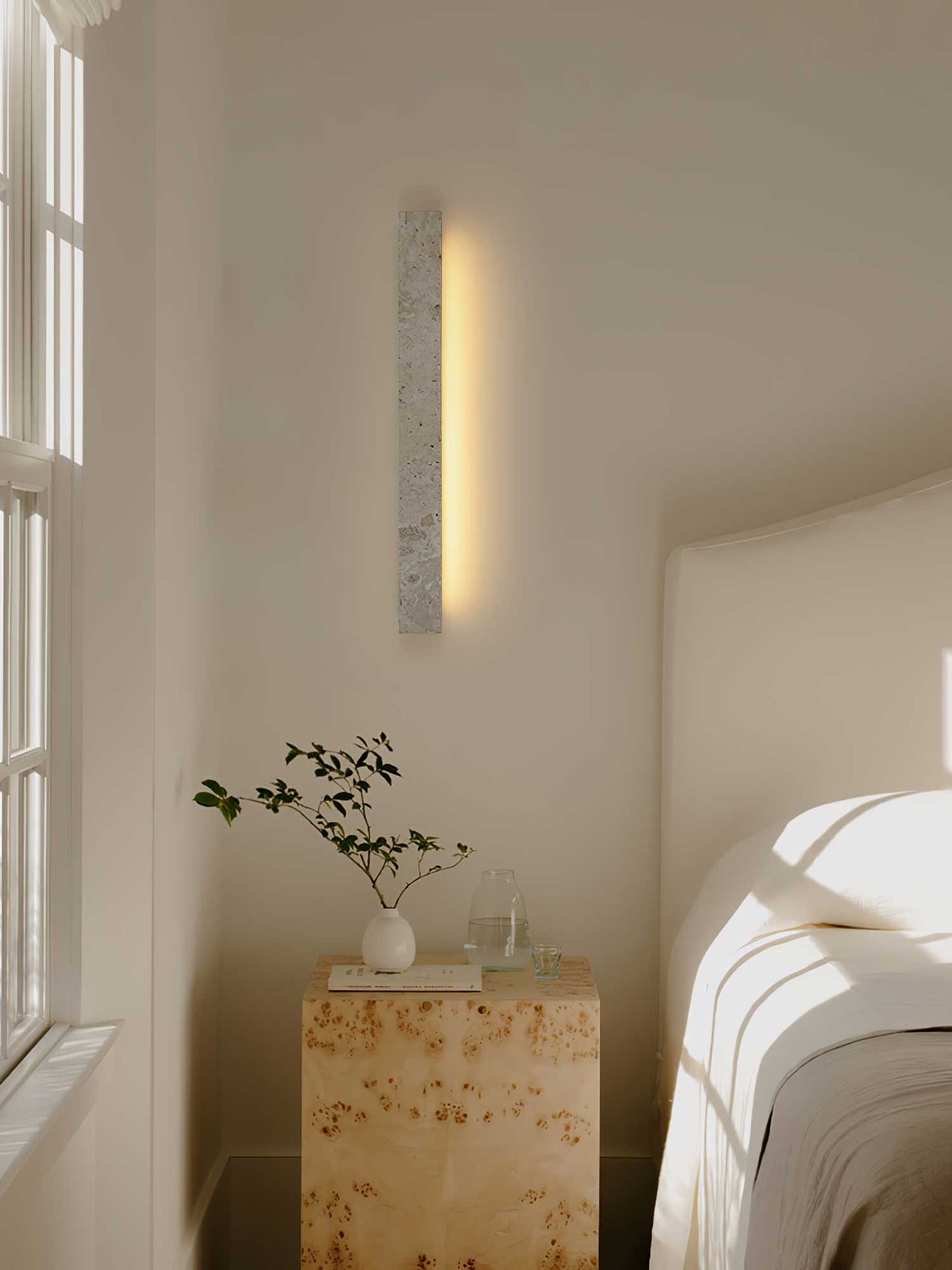 Stravik LED Wall Light - Adjustable Brightness & Modern Design