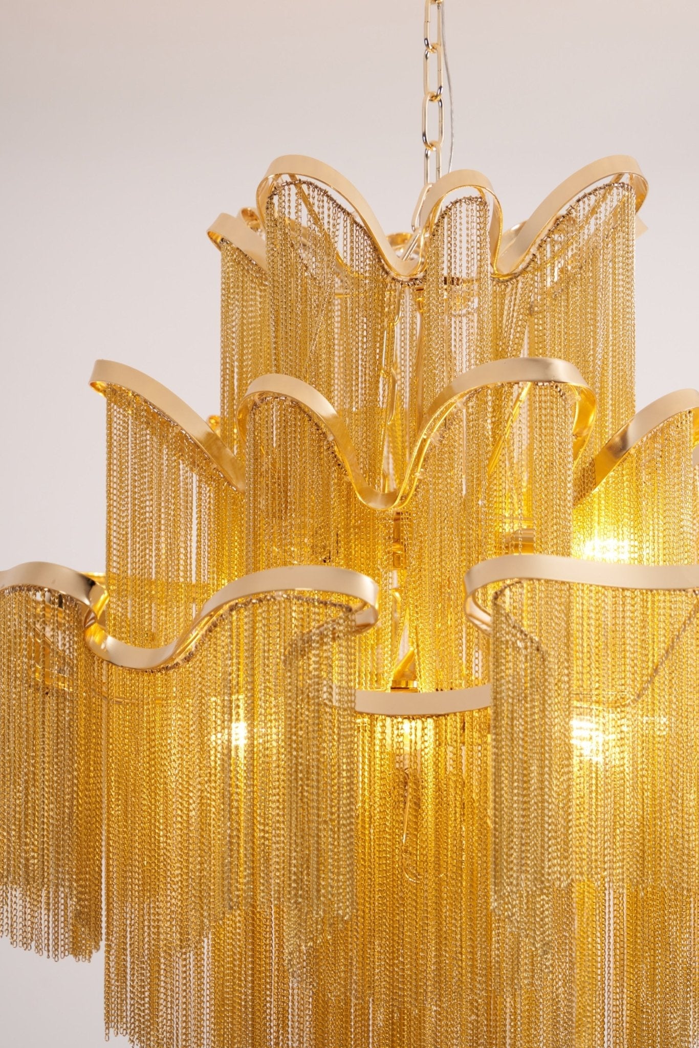 Stream Chain Chandelier - Modern Design with Adjustable Length & LED L