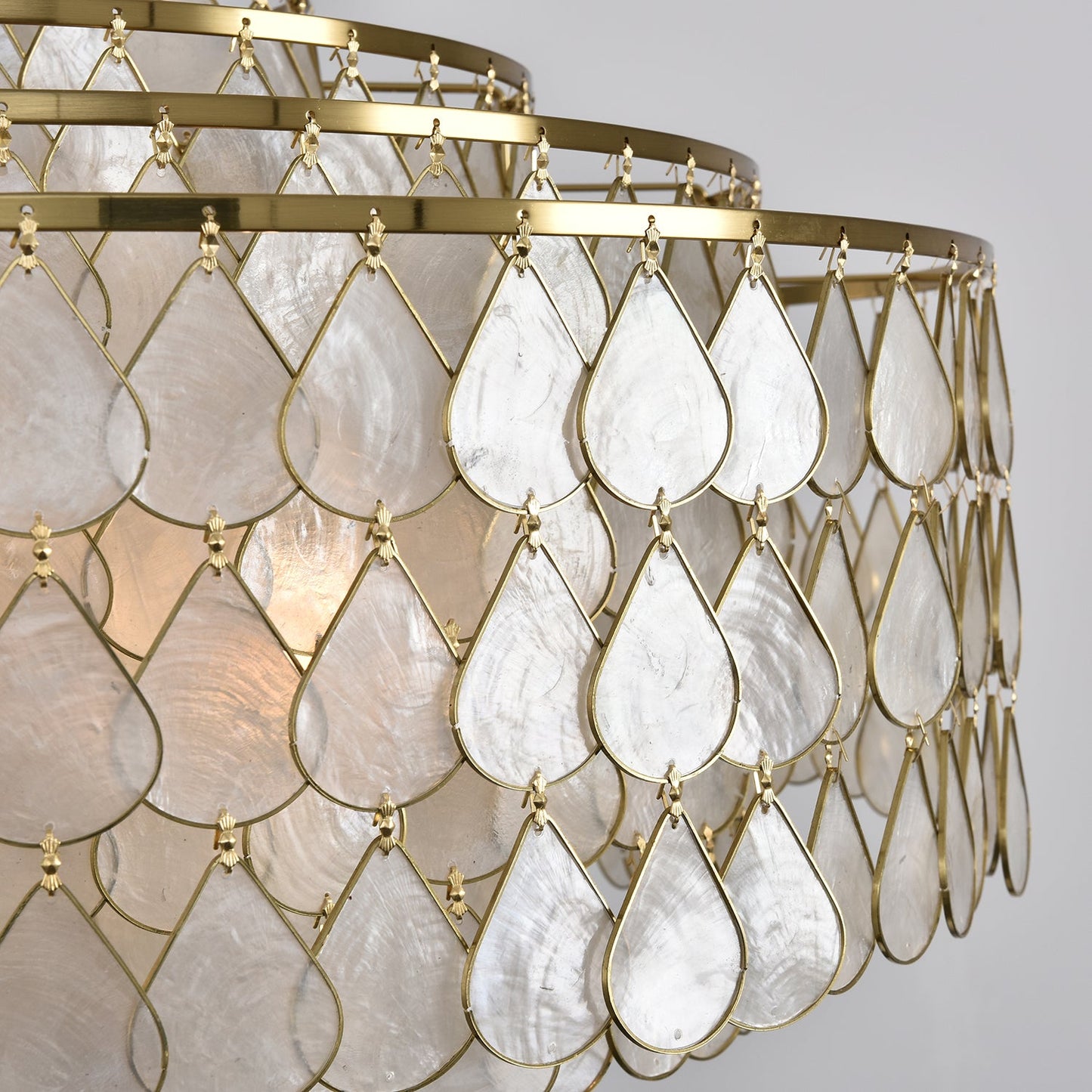 Elegant Teardrop Shell Chandelier - Dimmable, Adjustable Height