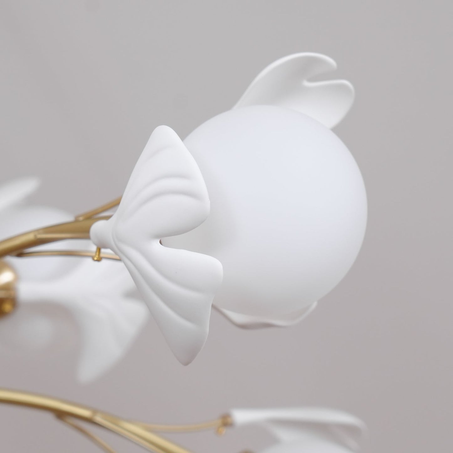 Thalassa Gingko Chandelier - Elegant Design with Adjustable Lighting