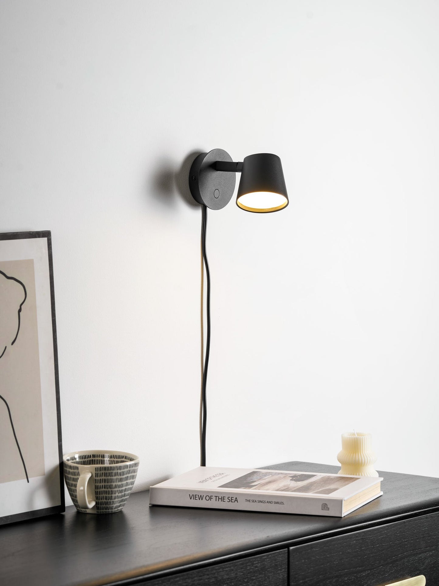 Adjustable Tip Plug-In Wall Lamp with Dimmable LED and Modern Design