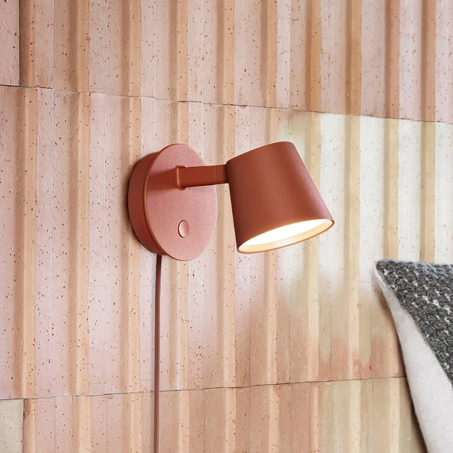 Adjustable Tip Plug-In Wall Lamp with Dimmable LED and Modern Design