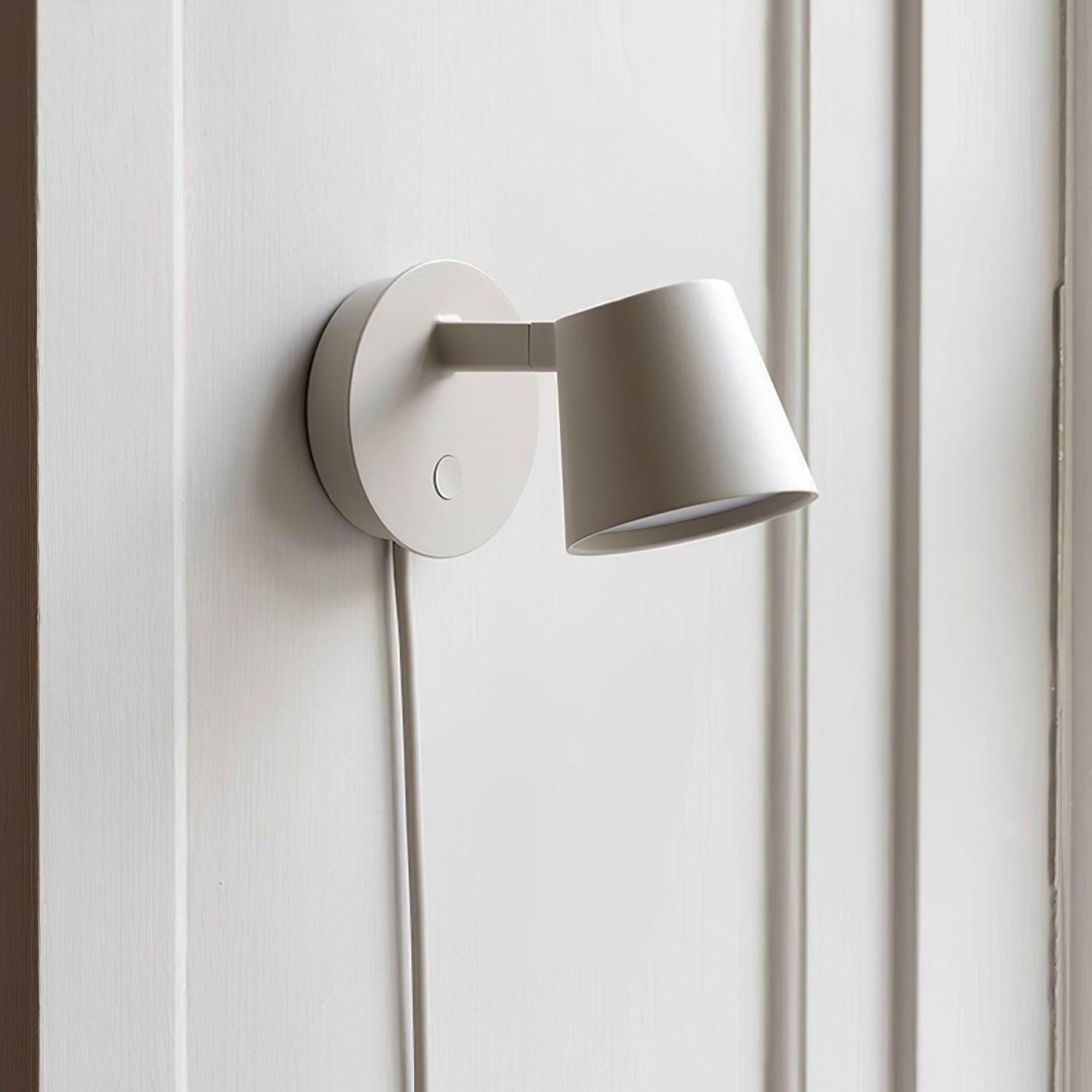 Adjustable Tip Plug-In Wall Lamp with Dimmable LED and Modern Design