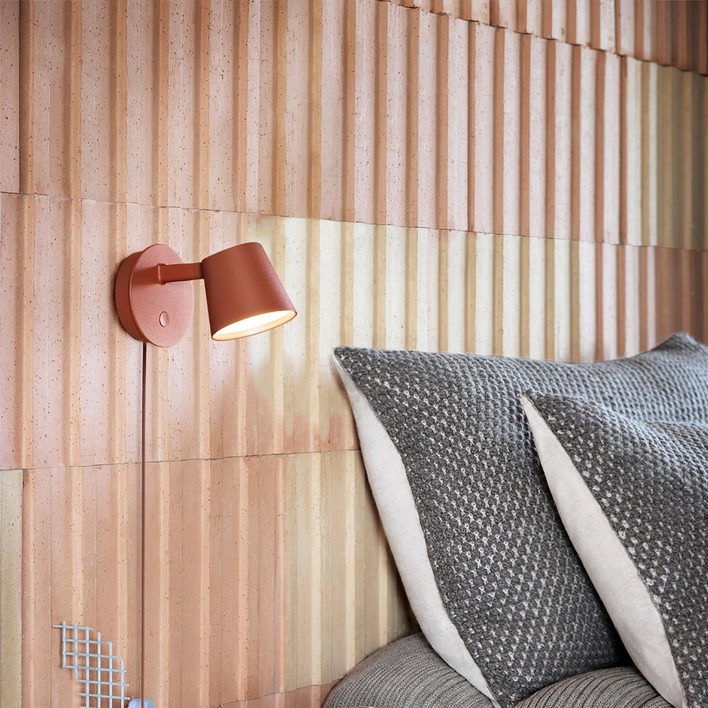 Adjustable Tip Plug-In Wall Lamp with Dimmable LED and Modern Design