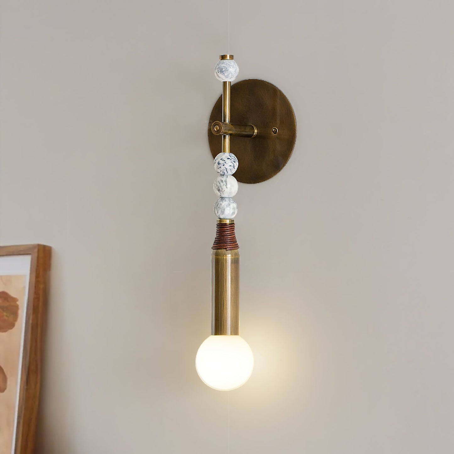 Toam Professional Wall Lamp - Adjustable Brightness & Modern Design