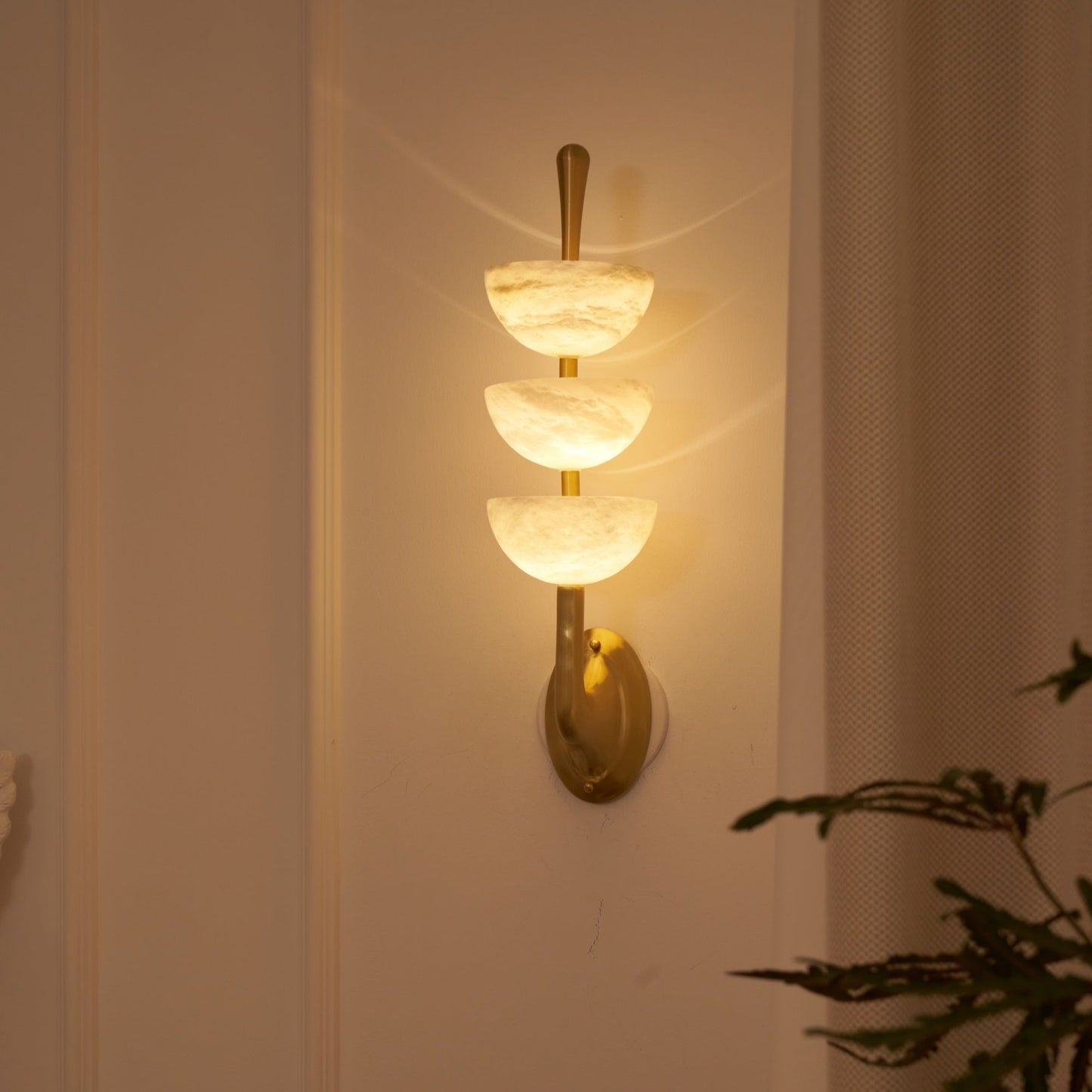Triple Alabaster Wall Sconce - Elegant Lighting with Adjustable Bright